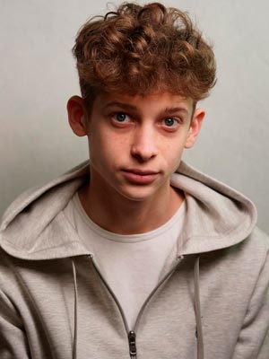 Джо Фримен в роли Люка Эллиса