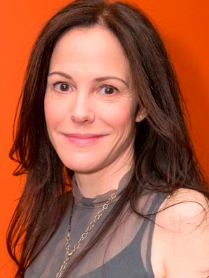 Мэри-Луиза Паркер в роли мисс Сигсби